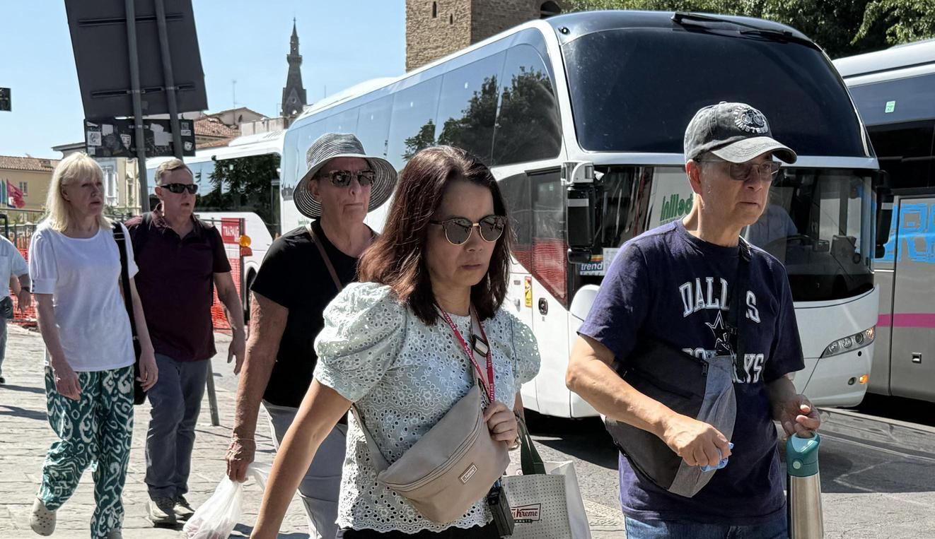 Bus turistici da nord e Fi Pi Li. Respirano Varlungo e Bellariva. Dall’hub al centro con la tramvia Bus turistici da nord e Fi Pi Li. Respirano Varlungo e Bellariva. Dall’hub al centro con la tramvia