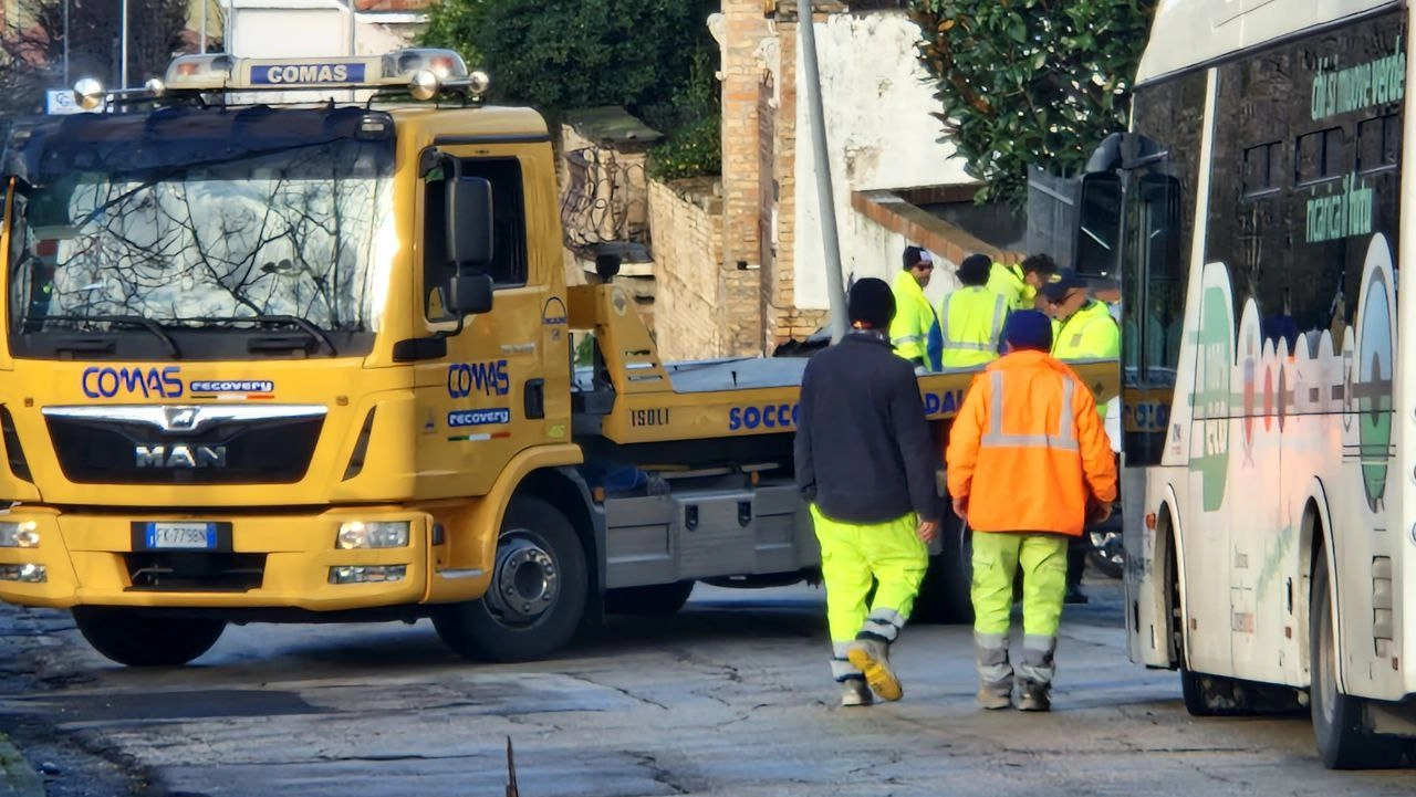 Maxi fuga di gas dopo un incidente nel quartiere Torette