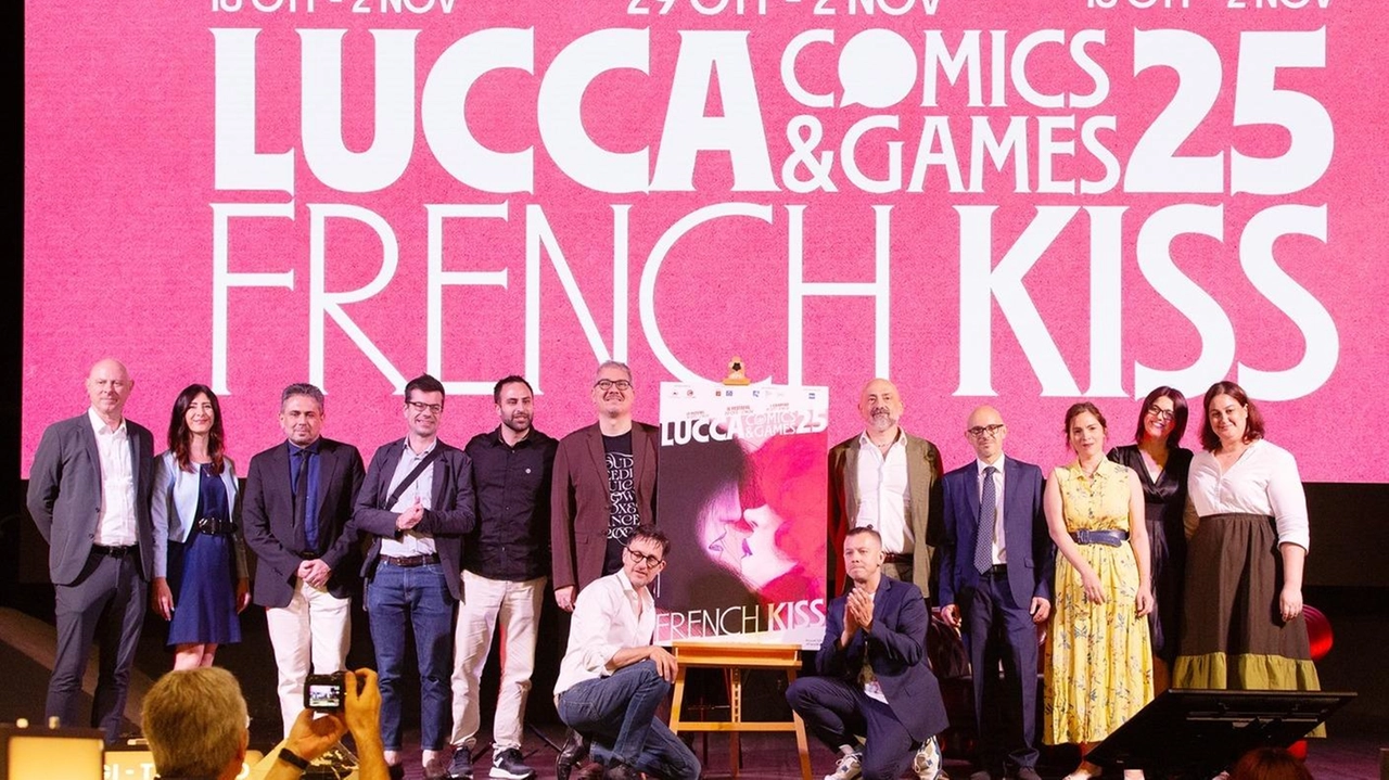 Alcuni dei protagonisti ieri a Firenze del lancio ufficiale della 59ª edizione di Lucca Comics & Games che quest’anno ha come tema “Frenc Kiss“; era presente anche l’ambasciatore francese Martin Briens (Pressphoto) Alcuni dei protagonisti ieri a Firenze del lancio ufficiale della 59ª edizione di Lucca Comics & Games che quest’anno ha come tema “Frenc Kiss“; era presente anche l’ambasciatore francese Martin Briens (Pressphoto)