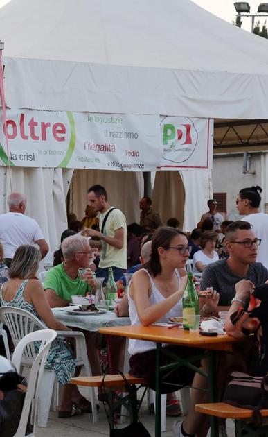 san giusto alla festa dell8217unit224 fra gli ospiti anche don momigli