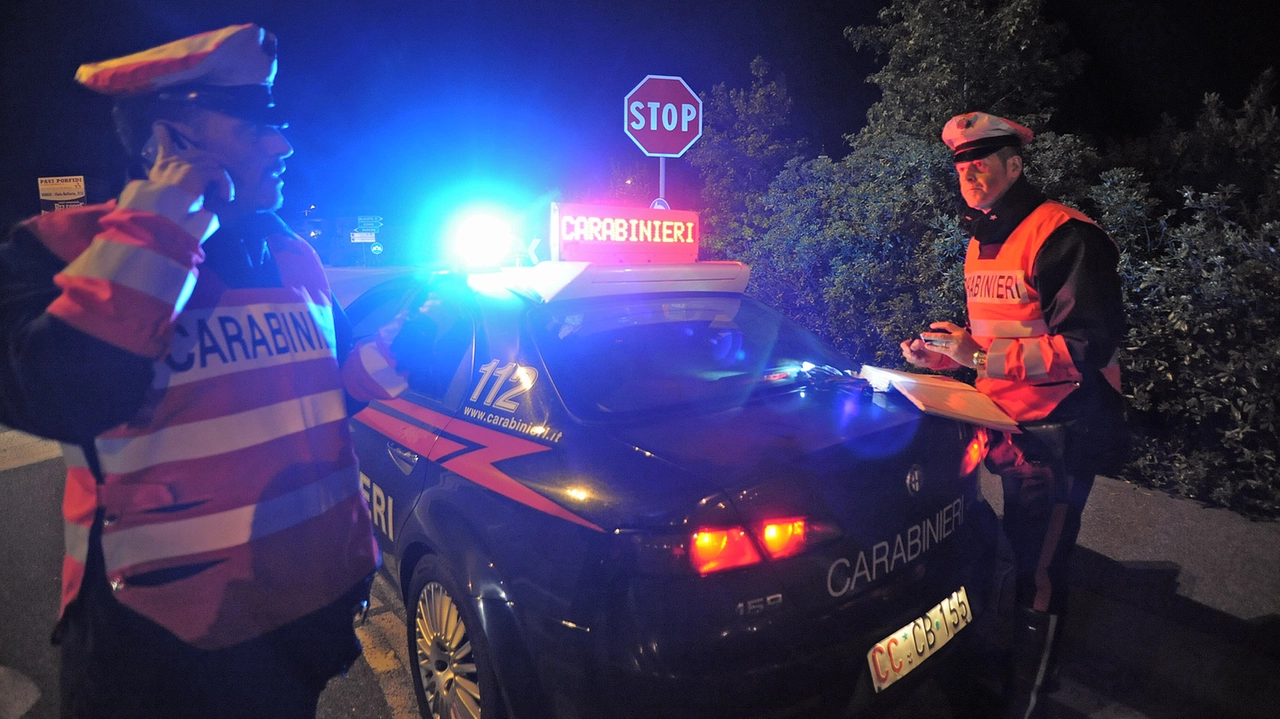 Un posto di blocco dei carabinieri (Foto di repertorio) Un posto di blocco dei carabinieri (Foto di repertorio)