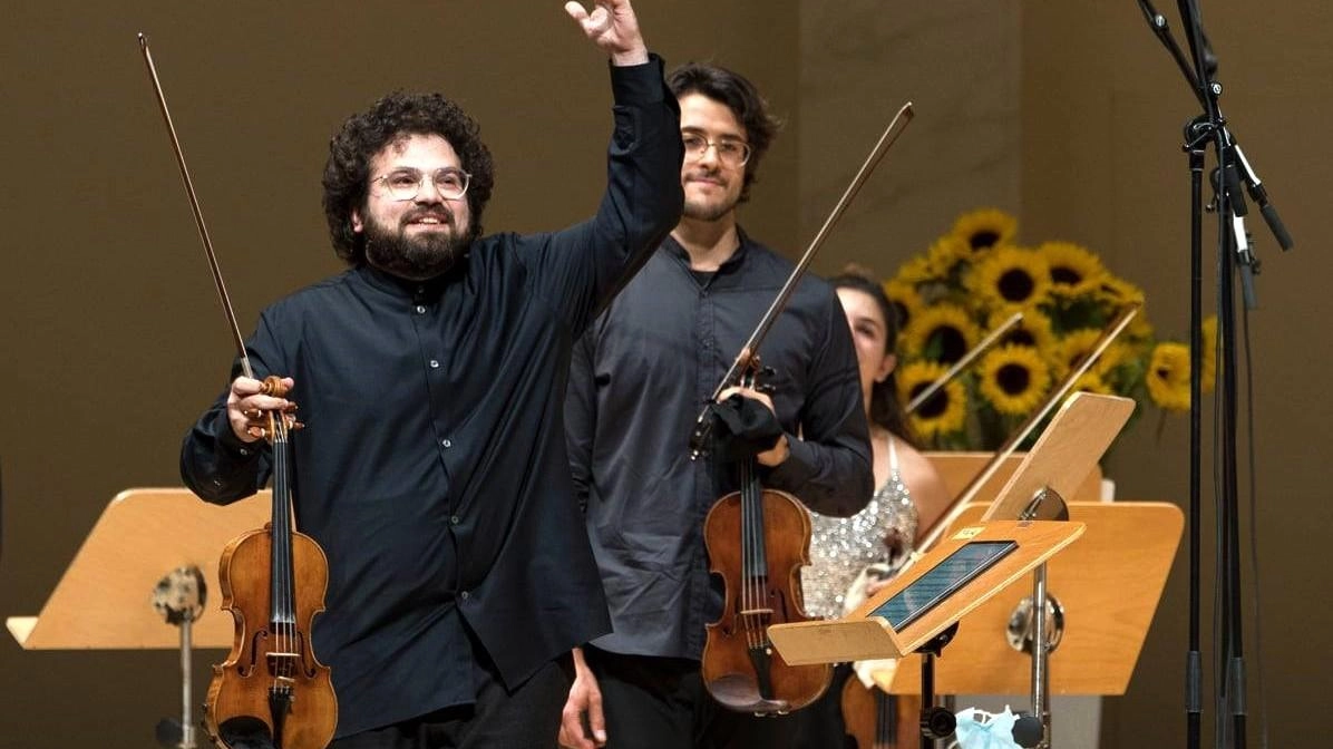 Protagonista della penultima serata della kermesse un ensemble molto flessibile. Con un repertorio vasto e composito che spazia dalla classica alla contemporanea. Protagonista della penultima serata della kermesse un ensemble molto flessibile. Con un repertorio vasto e composito che spazia dalla classica alla contemporanea.
