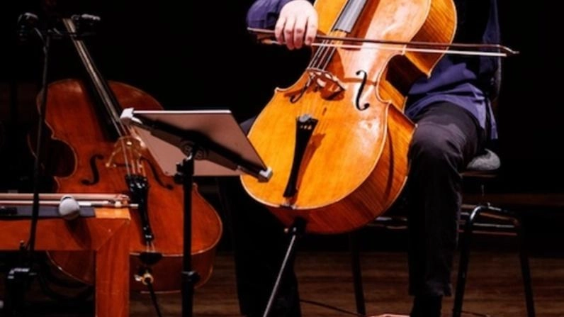 Il famoso violoncellista Mario Brunello: oggi la registrazione della. Suite n. 2 in re minore di Bach. Uno dei tanti brani immortali che Rtc propone questa settimana
