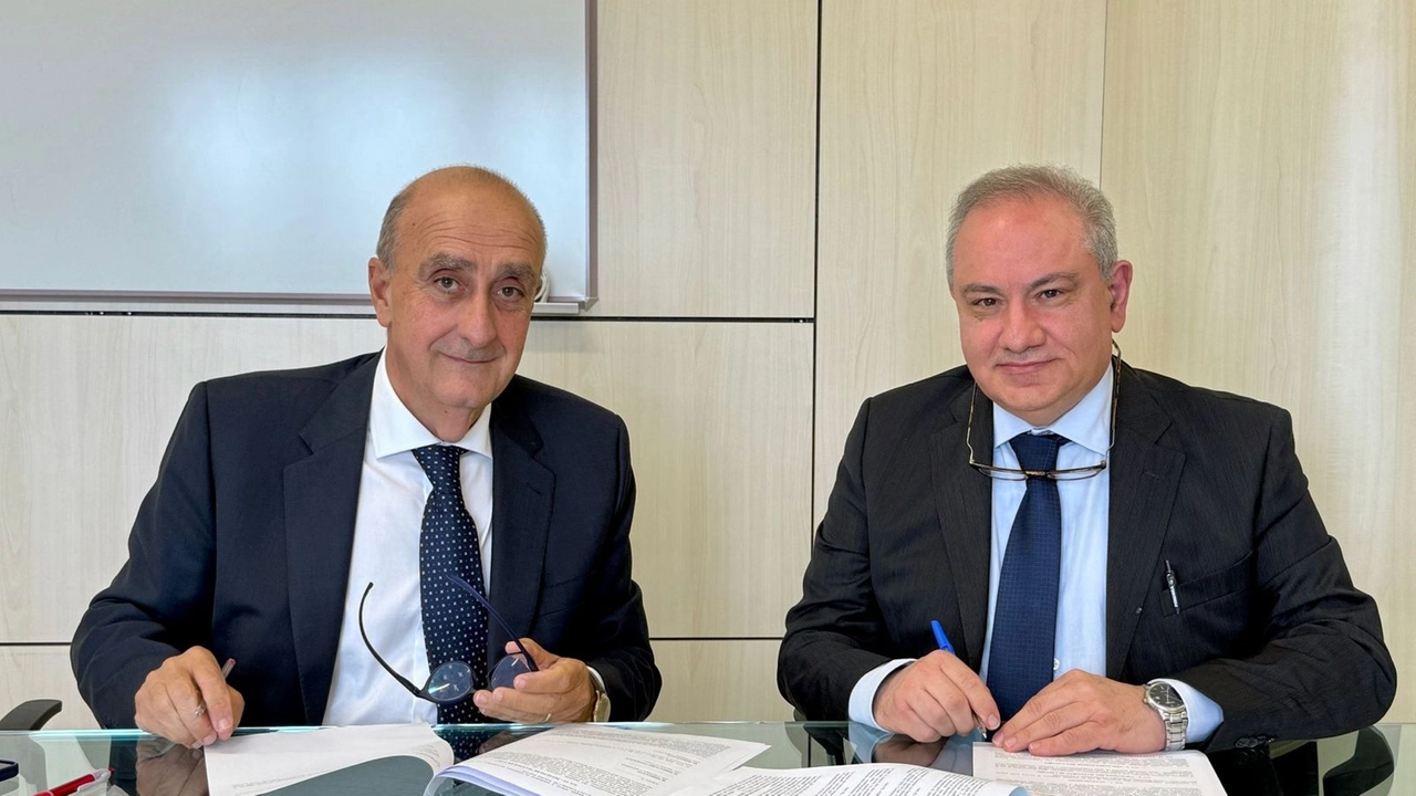 Il direttore generale Antonio D’Urso (a sinistra) e il dottor Giuseppe Caracchini Il direttore generale Antonio D’Urso (a sinistra) e il dottor Giuseppe Caracchini