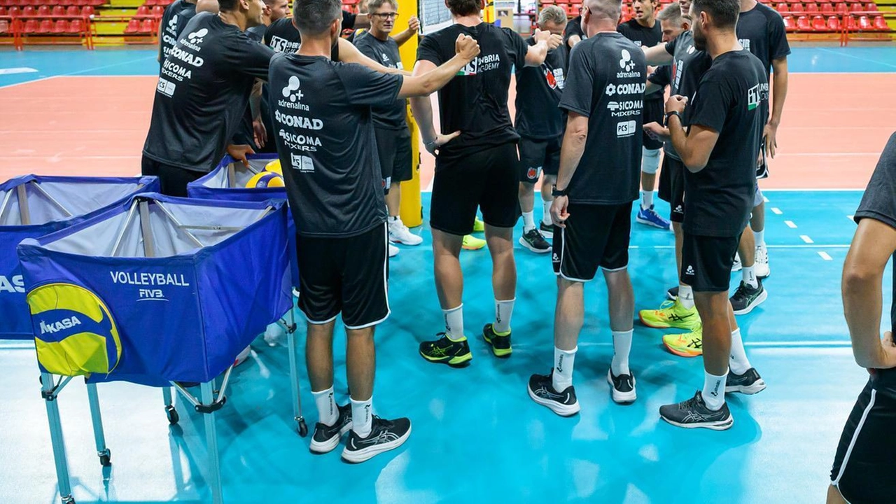 PERUGIA – Procede a ranghi ridotti la preparazione atletica della Sir Safety Perugia che è alla ricerca della miglior condizione.... PERUGIA – Procede a ranghi ridotti la preparazione atletica della Sir Safety Perugia che è alla ricerca della miglior condizione....