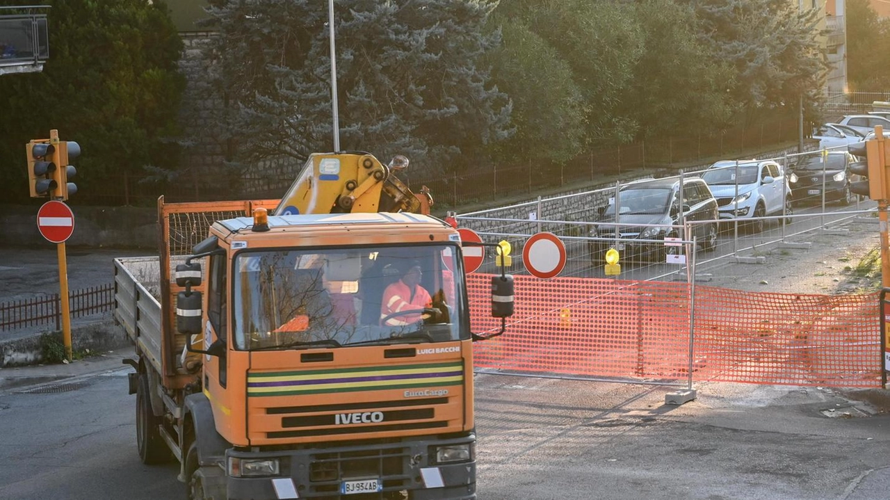 Continuano ad aprire i cantieri per la realizzazione del Metrobus. In particolare stavolta per consentire l’esecuzione degli interventi su... Continuano ad aprire i cantieri per la realizzazione del Metrobus. In particolare stavolta per consentire l’esecuzione degli interventi su...