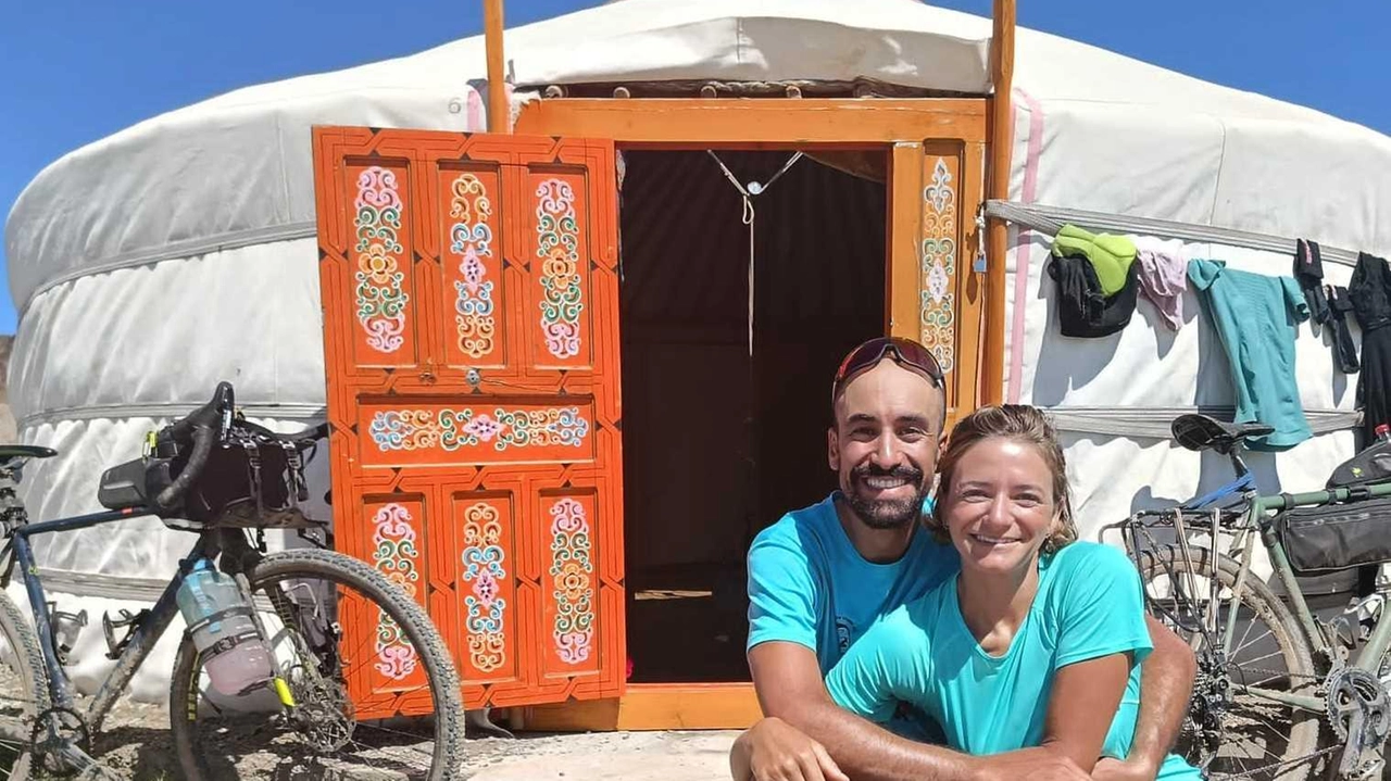In bicicletta attraverso la Mongolia: "Avventura e ospitalità nomade"