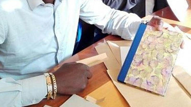 Torna il progetto "Dimmi, Storie e Persone". Si può inviare il proprio racconto entro il 31 marzo. Torna il progetto "Dimmi, Storie e Persone". Si può inviare il proprio racconto entro il 31 marzo.