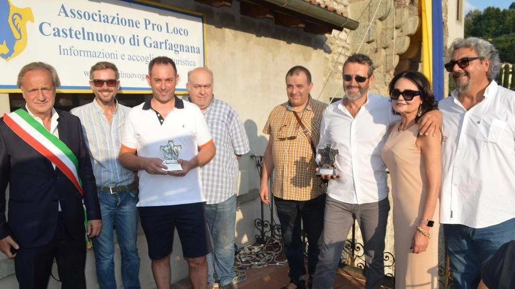 Gli Amici del presepio e Rossano Nardini vincono il Premio "Luigi Suffredini" 2024 per il contributo allo sviluppo della Garfagnana. La Pro Loco di Castelnuovo premia chi valorizza il territorio in silenzio. Gli Amici del presepio e Rossano Nardini vincono il Premio "Luigi Suffredini" 2024 per il contributo allo sviluppo della Garfagnana. La Pro Loco di Castelnuovo premia chi valorizza il territorio in silenzio.