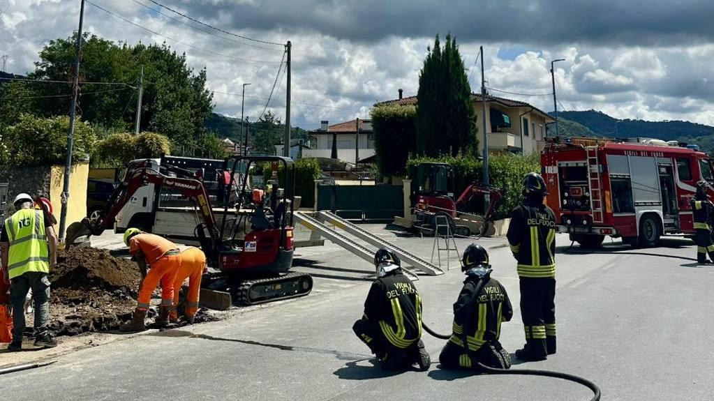 Un paese paralizzato. Rotta tubatura del gas. E si scatena il caos Un paese paralizzato. Rotta tubatura del gas. E si scatena il caos