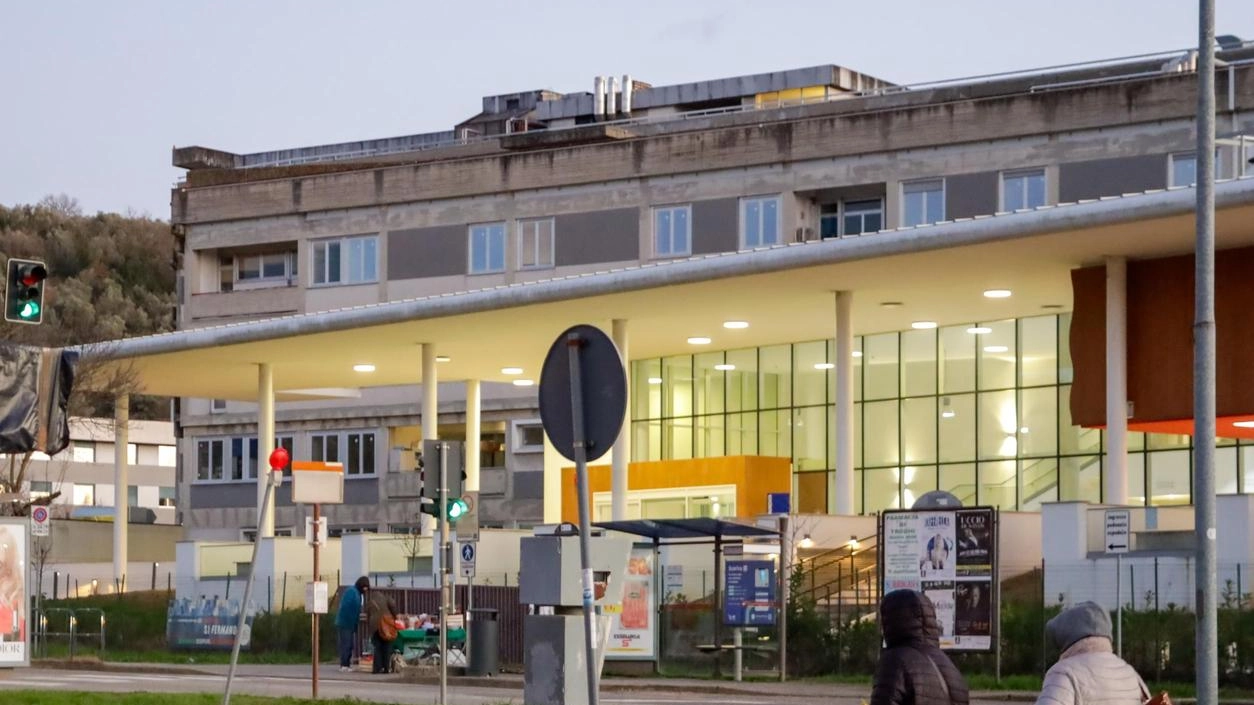 Cambia la viabilità fino a dicembre per l’ospedale Ponte a Niccheri Nella foto il parcheggio interessato dalle modifiche di accesso e uscita Cambia la viabilità fino a dicembre per l’ospedale Ponte a Niccheri Nella foto il parcheggio interessato dalle modifiche di accesso e uscita