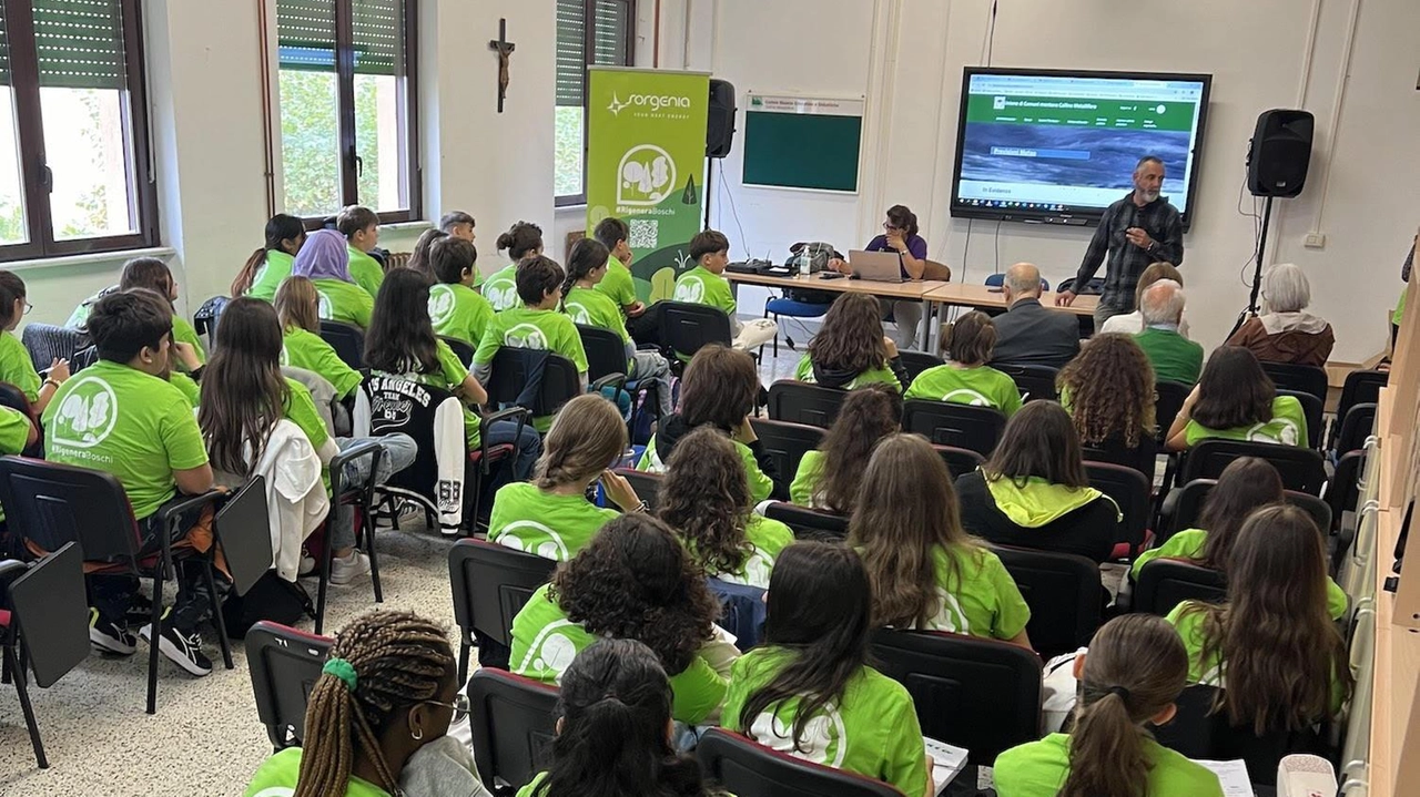 Incontro di educazione ambientale con 60 alunni organizzato da Sorgenia Incontro di educazione ambientale con 60 alunni organizzato da Sorgenia