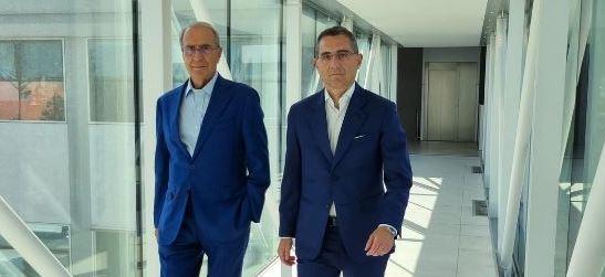 https://www.lanazione.it/image-service/view/acePublic/alias/contentid/NzZjMTQ5MjktY2ZjYy00/0/sesa-investe-sul-benessere-al-welfare-3-5-milioni-di-euro-i-dipendenti-sono-al-centro.jpeg