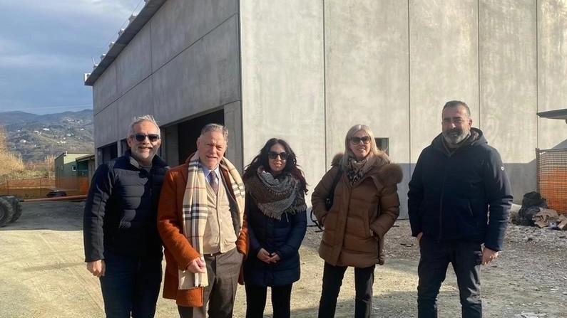 Il soppraluogo del sindaco Valettini e gli assessore nel cantiere di Albiano Il soppraluogo del sindaco Valettini e gli assessore nel cantiere di Albiano
