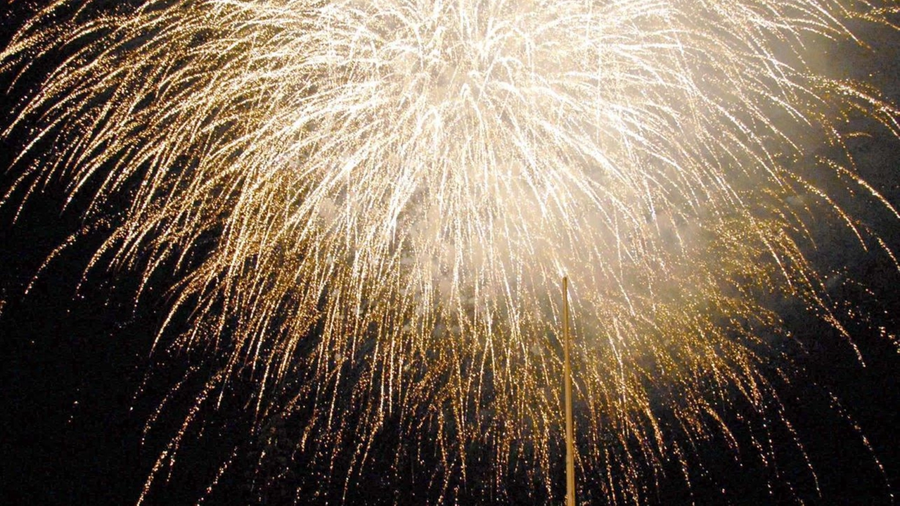 A darne notizia è il sindaco Persiani: "Stiamo già lavorando per trovare spazio per le manifestazioni cancellate". Le limitazioni al traffico per la serata dei fuochi con annesso divieto di consumo alcolici per strada. A darne notizia è il sindaco Persiani: "Stiamo già lavorando per trovare spazio per le manifestazioni cancellate". Le limitazioni al traffico per la serata dei fuochi con annesso divieto di consumo alcolici per strada.