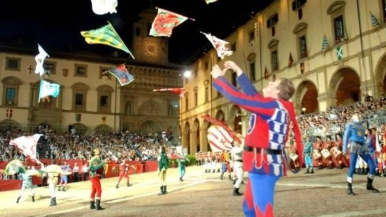 AREZZO Parte ufficialmente l’11 giugno il conto alla rovescia per la 147esima Giostra del Saracino. Mercoledì riapriranno tutti e quattro i... AREZZO Parte ufficialmente l’11 giugno il conto alla rovescia per la 147esima Giostra del Saracino. Mercoledì riapriranno tutti e quattro i...