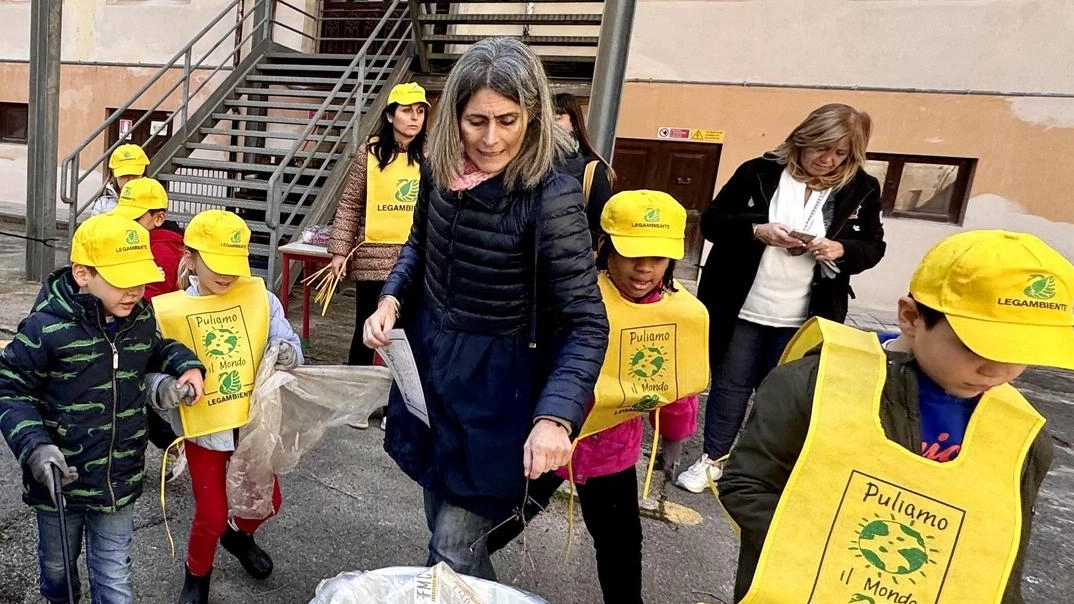 Oltre 90 i ragazzi che organizzati in staffette hanno partecipato all’iniziativa Oltre 90 i ragazzi che organizzati in staffette hanno partecipato all’iniziativa