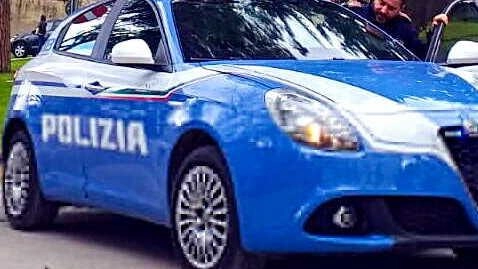 SPOLETO Gli agenti della scuola di polizia ricordano Rolando Lanari. Si è svolta ieri all’Istituto per sovrintendenti della polizia,... SPOLETO Gli agenti della scuola di polizia ricordano Rolando Lanari. Si è svolta ieri all’Istituto per sovrintendenti della polizia,...