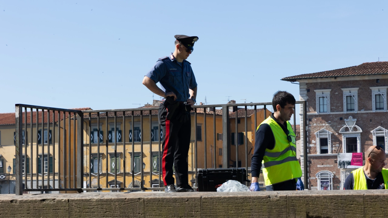 I carabinieri sul posto (foto Del Punta/Valtriani) I carabinieri sul posto (foto Del Punta/Valtriani)
