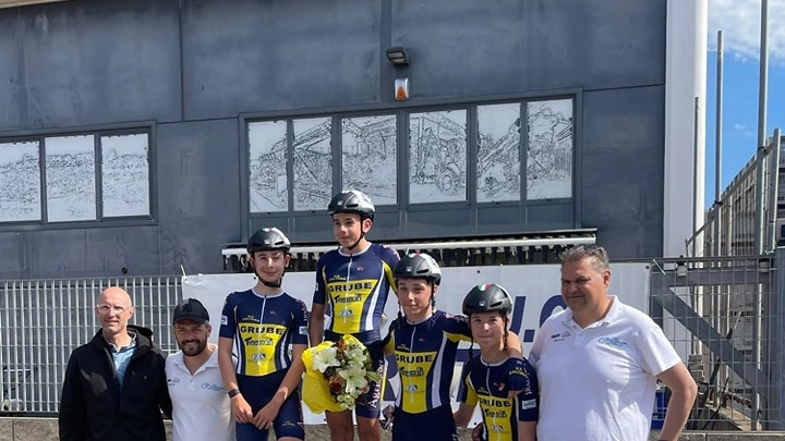 Ciclismo, Meniconi, Marini e Pierazzuoli tris vincente a Perignano