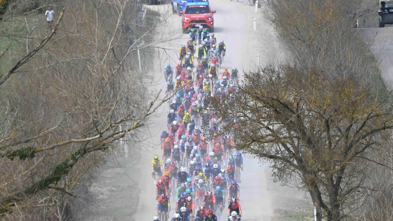 "Nova Eroica Epic Route". Il fascino delle strade bianche. La bellezza si unisce alla fatica