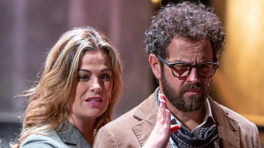 Da venerdì a domenica la versione aggiornata della travolgente commedia Da venerdì a domenica la versione aggiornata della travolgente commedia
