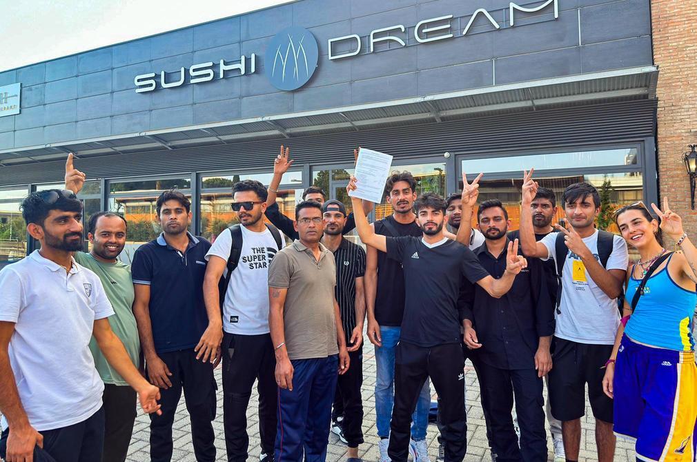 https://www.lanazione.it/image-service/view/acePublic/alias/contentid/Nzc3Njk3ZTktMzEzZC00/0/sushi-dream-stabilizzati-in-tredici-un-successo-dopo-lo-sciopero.jpeg