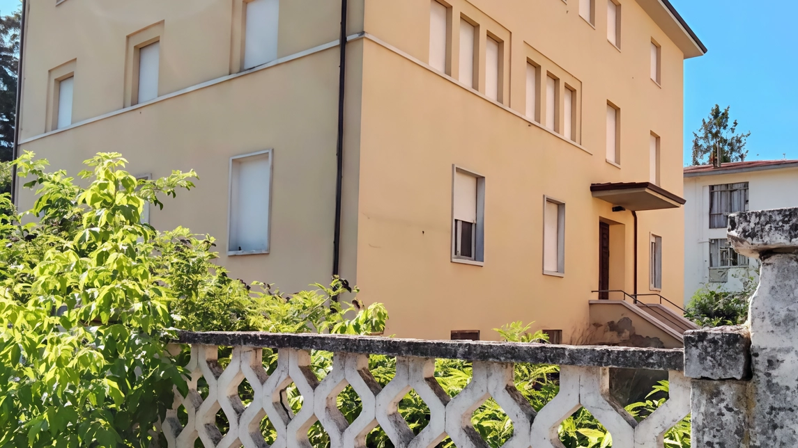 Per il sindaco Pecci «la ex Pelliccioli tornerà a vivere, non più come luogo chiuso, ma come spazio aperto, dinamico, a disposizione di tutte le generazioni» Per il sindaco Pecci «la ex Pelliccioli tornerà a vivere, non più come luogo chiuso, ma come spazio aperto, dinamico, a disposizione di tutte le generazioni»