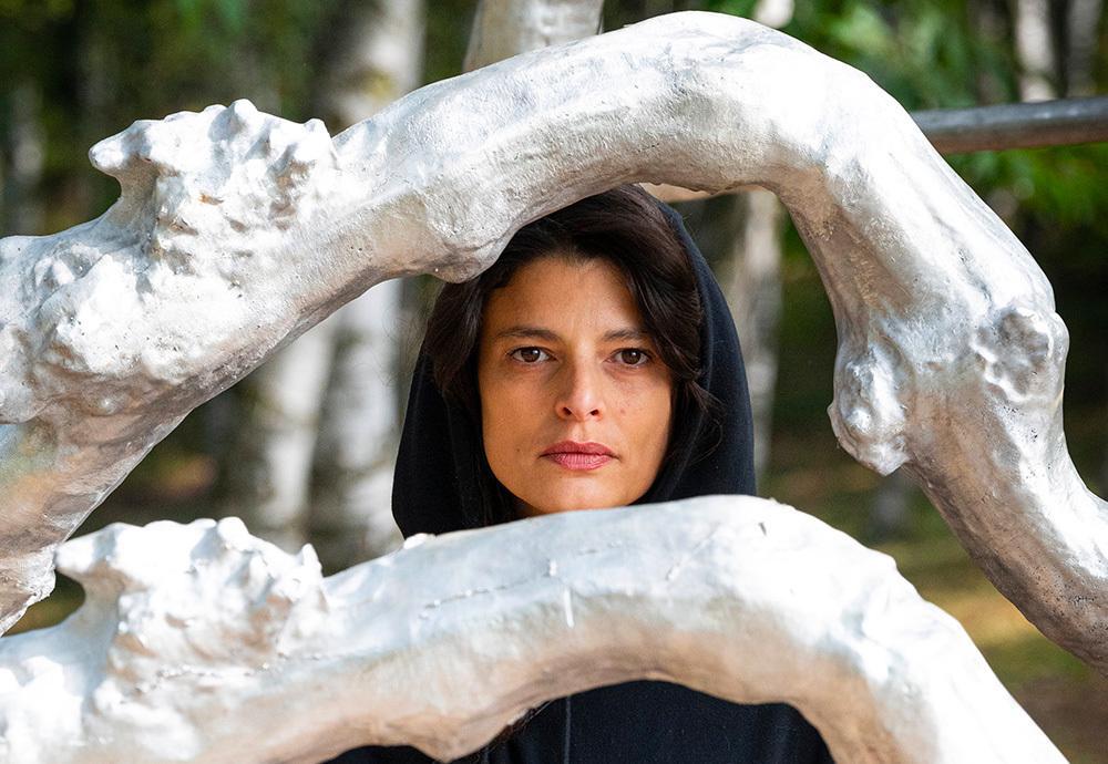 premio a giulia cenci artista tra le pi249 originali sulla scena contemporanea