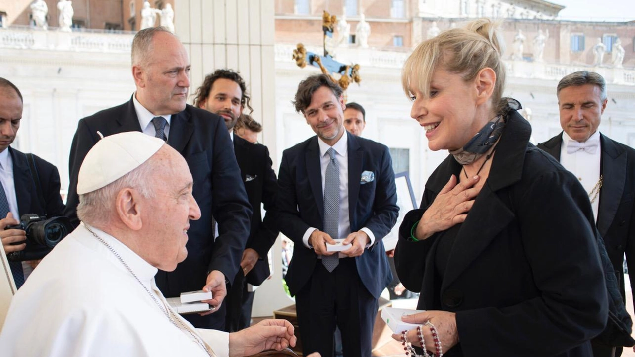 L’incontro con Papa Francesco di Barbara Cupisti, attrice, regista e sceneggiatrice, nata e vissuta a Viareggio, che nel 2008 ha vinto il David di Donatello con il suo documentario «Madri»