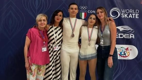 Mattia Danesi sul secondo gradino del podio Mattia Danesi sul secondo gradino del podio