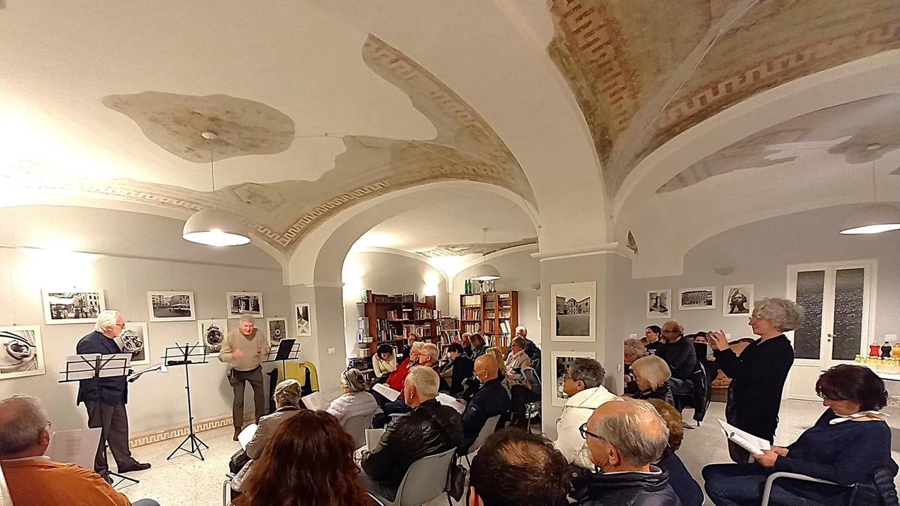 Cavallini guida la serata in uno scorso anniversario di Anuket