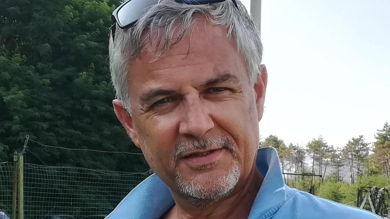 La Pontremolese affronta un futuro incerto dopo le dimissioni di Lecchini, tra voci di ripartenza dalla Seconda categoria e focus sul settore giovanile. La Pontremolese affronta un futuro incerto dopo le dimissioni di Lecchini, tra voci di ripartenza dalla Seconda categoria e focus sul settore giovanile.