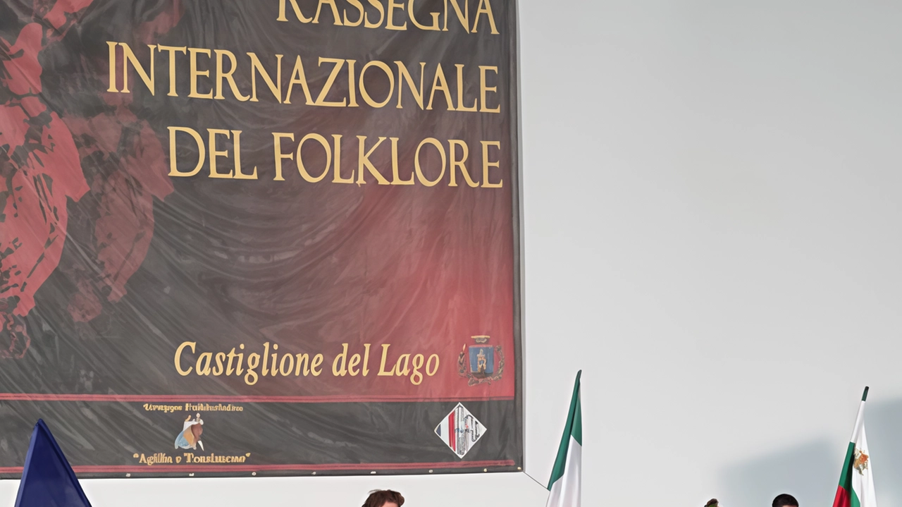 Successo di pubblico e artistico alla Rassegna Internazionale del Folklore di Castiglione del Lago, con gruppi provenienti da Bulgaria e Georgia. Organizzazione locale elogiata per promuovere cultura e fratellanza. Successo di pubblico e artistico alla Rassegna Internazionale del Folklore di Castiglione del Lago, con gruppi provenienti da Bulgaria e Georgia. Organizzazione locale elogiata per promuovere cultura e fratellanza.