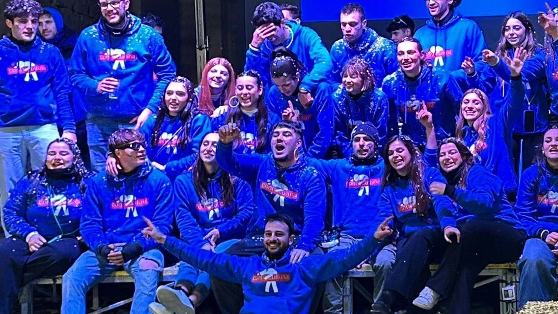 San Gimignano si è svegliata un anno più vecchia. Nella notte di San Silvestro tutto come da copione: ha fatto... San Gimignano si è svegliata un anno più vecchia. Nella notte di San Silvestro tutto come da copione: ha fatto...