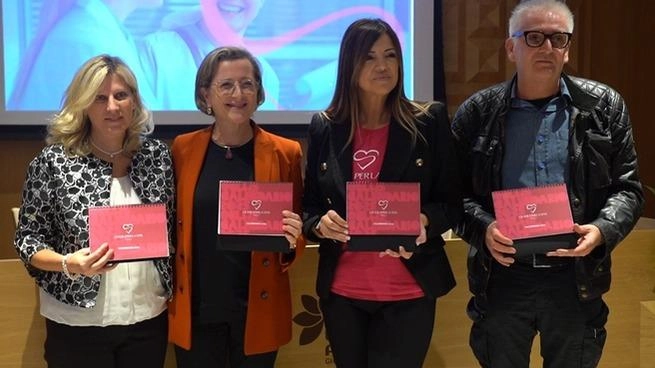 Il calendario 2025 di "Un'idea per la vita onlus" promuove la prevenzione oncologica femminile e raccoglie fondi per poltrone oncologiche a Foligno. Il calendario 2025 di "Un'idea per la vita onlus" promuove la prevenzione oncologica femminile e raccoglie fondi per poltrone oncologiche a Foligno.