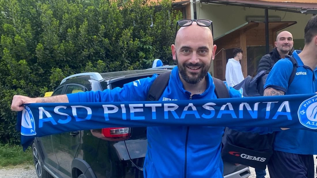 Luigi Troiso, l'allenatore eroe, 43enne viareggino