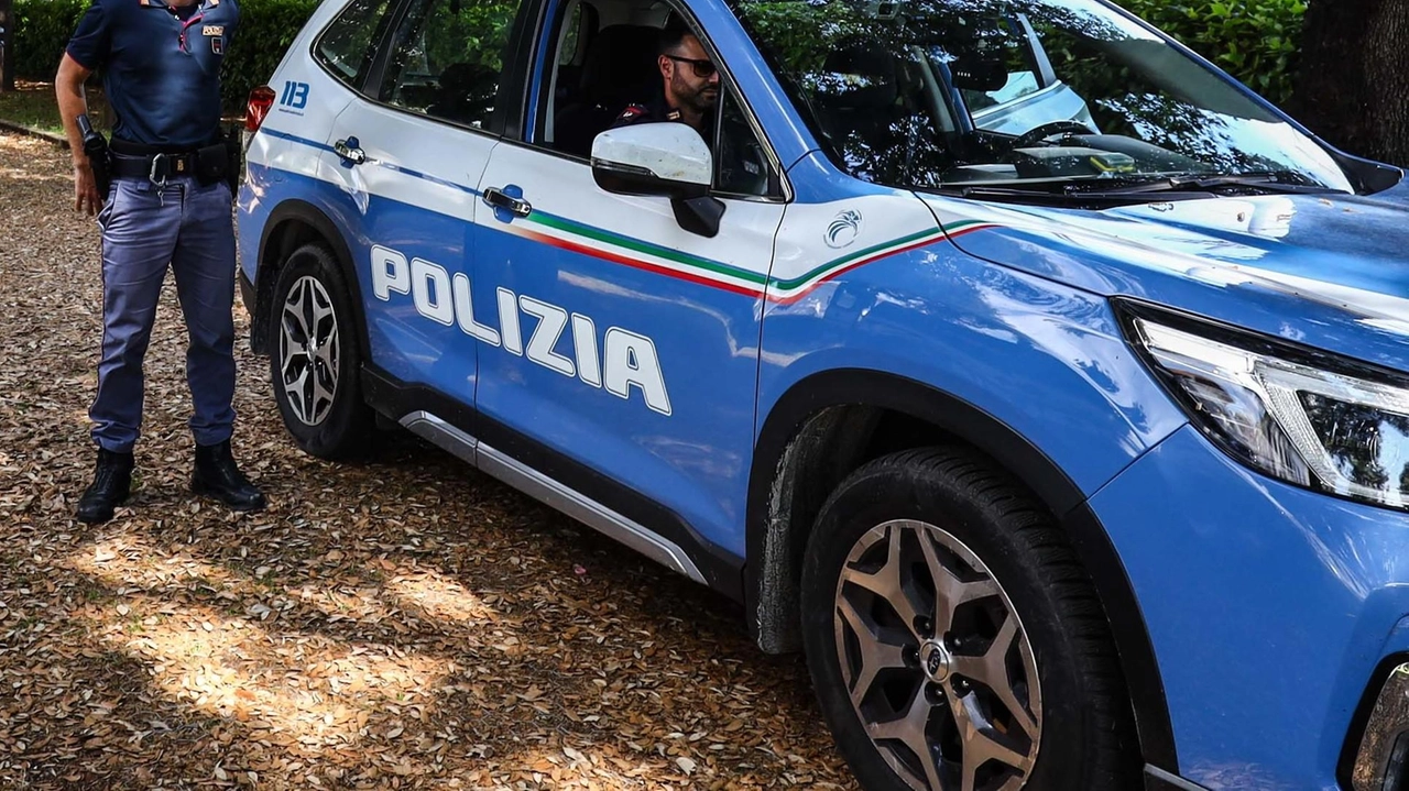 Su quanto accaduto sabato sera indaga la polizia (foto archivio Germogli) Su quanto accaduto sabato sera indaga la polizia (foto archivio Germogli)