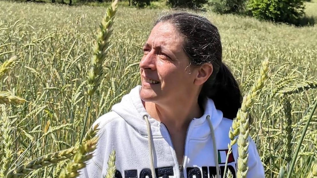 A 56 anni ha un’azienda agricola in Valteggina: "La terra ci dà tutto quello di cui abbiamo bisogno" .