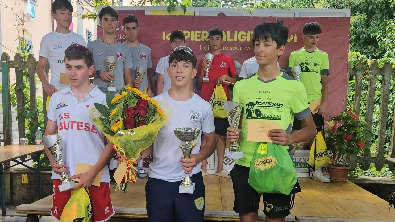 Il podio della corsa Esordienti II anno a Ponticino con De Stefano, Festuccia e Iacopi