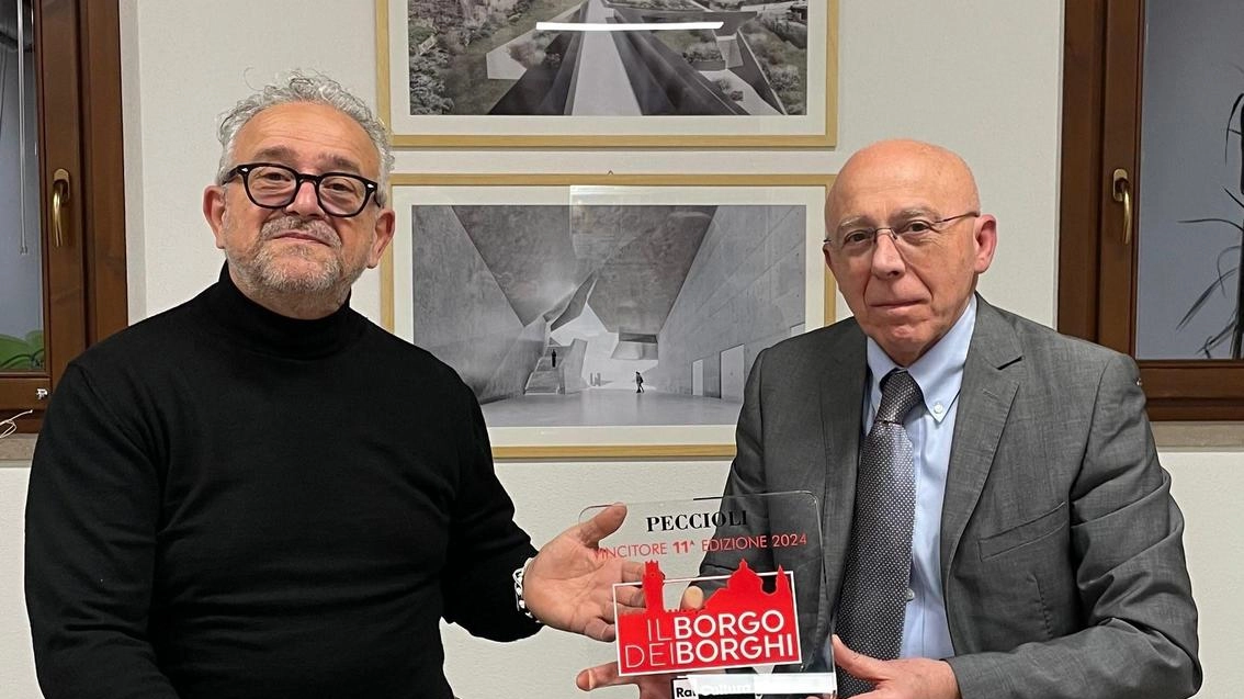 Roberto Vitali di Village For All con il sindaco di Peccioli Renzo Macelloni. Il borgo dei borghi è il primo in Italia ad aver adottato la Carte dei valori di Destination4all Roberto Vitali di Village For All con il sindaco di Peccioli Renzo Macelloni. Il borgo dei borghi è il primo in Italia ad aver adottato la Carte dei valori di Destination4all