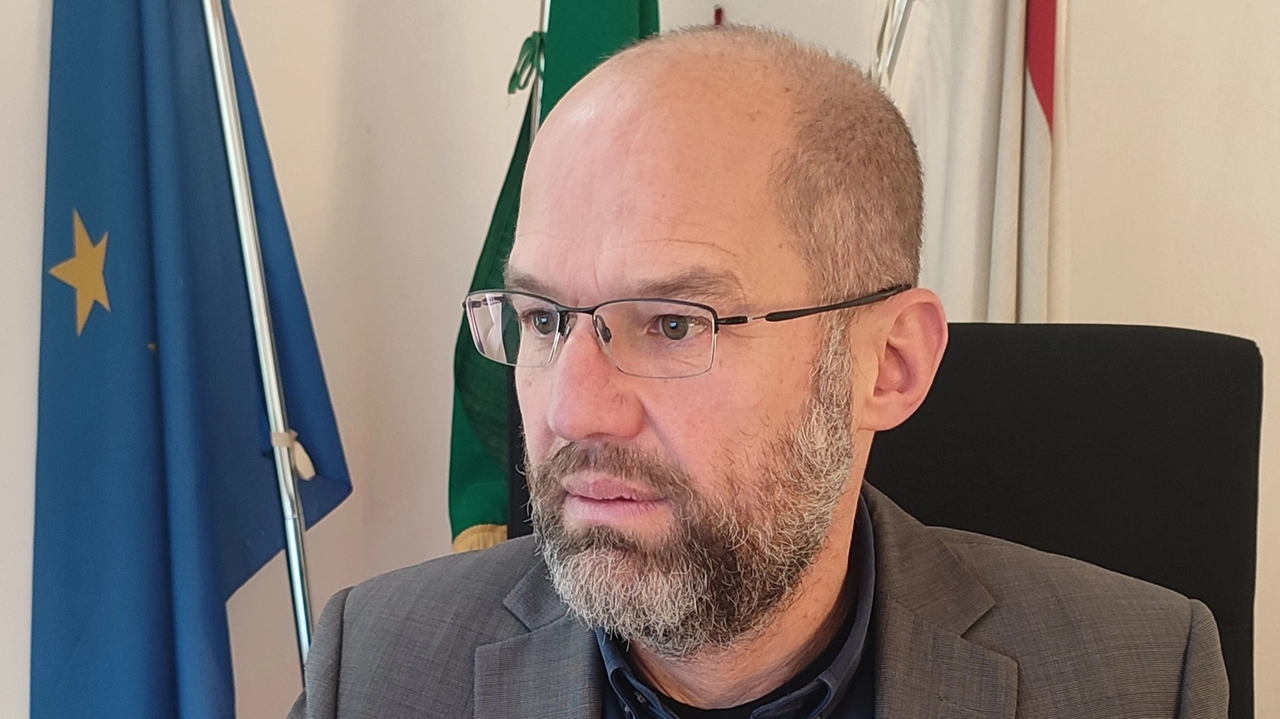 Il sindaco Michelangelo Betti Il sindaco Michelangelo Betti