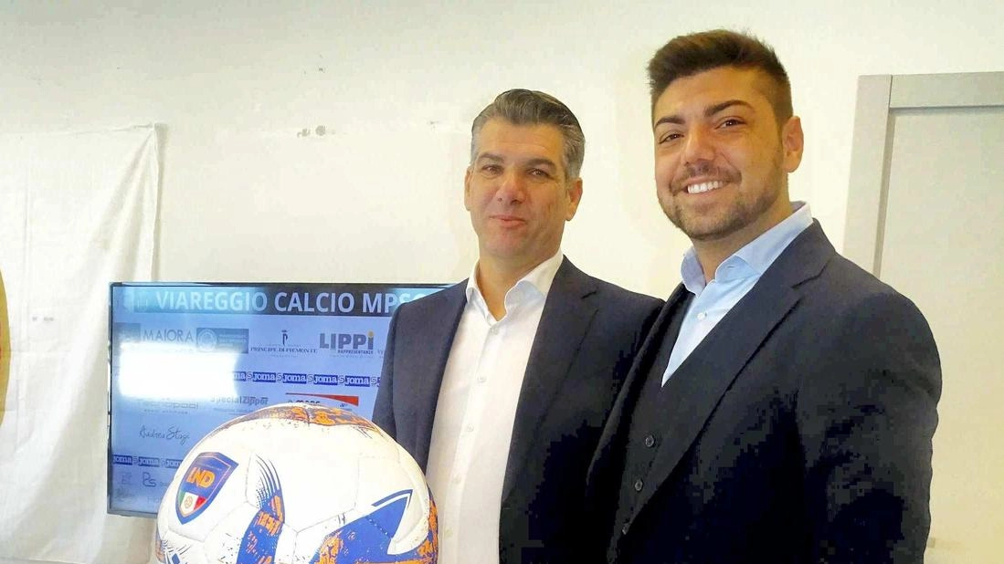 Il neo presidente del Viareggio calcio Mario Del Pistoia insieme all’assessore allo sport Rodolfo Salemi: la linea diretta col Comune è sempre aperta Il neo presidente del Viareggio calcio Mario Del Pistoia insieme all’assessore allo sport Rodolfo Salemi: la linea diretta col Comune è sempre aperta