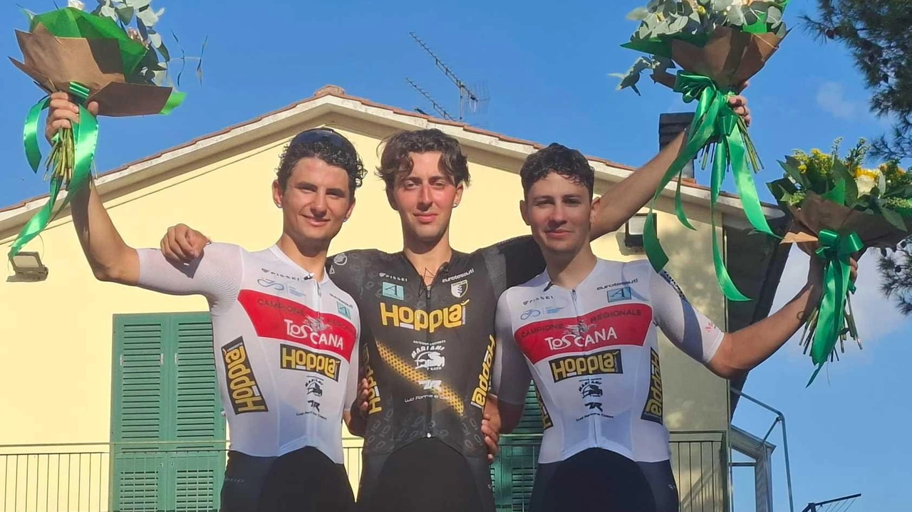 Il podio con Alfio Andrea Bruno al centro, tra. i campioni toscani Lorello e Regnanti Il podio con Alfio Andrea Bruno al centro, tra. i campioni toscani Lorello e Regnanti