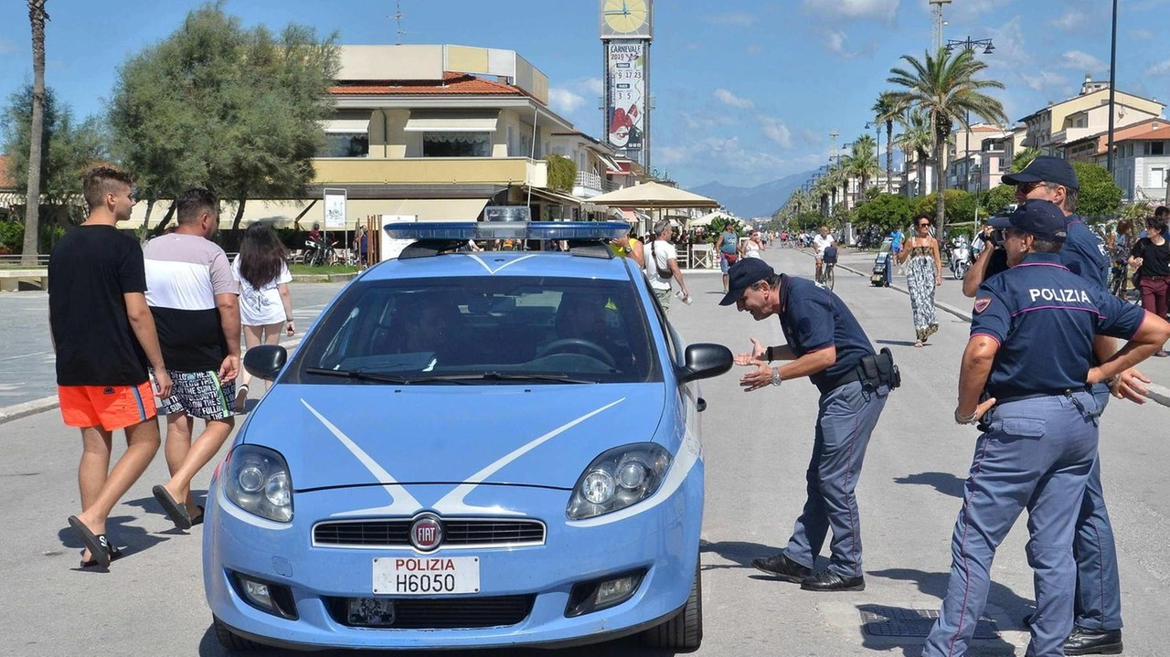 Polizia e carabinieri effettuano diversi servizi sul territorio, ma spesso non basta ad evitare furti nelle case e ne i negozi. Ora anche in albergo Polizia e carabinieri effettuano diversi servizi sul territorio, ma spesso non basta ad evitare furti nelle case e ne i negozi. Ora anche in albergo