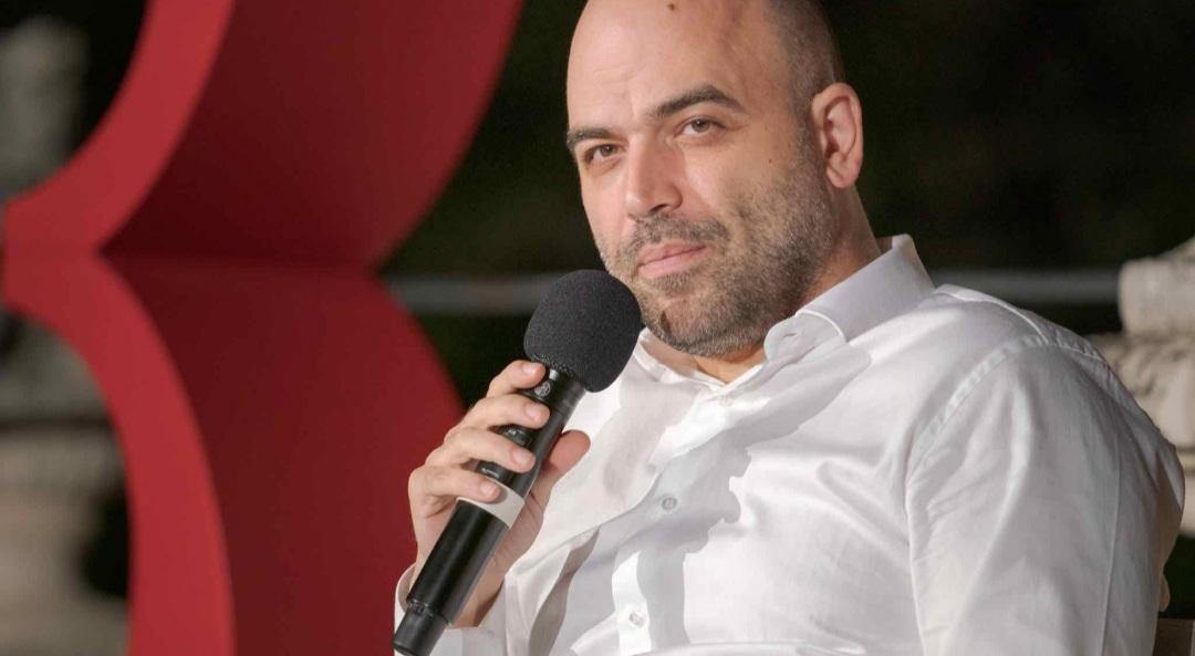 https://www.lanazione.it/image-service/view/acePublic/alias/contentid/Nzg4OGJhNWEtYTE4MS00/0/roberto-saviano.jpeg
