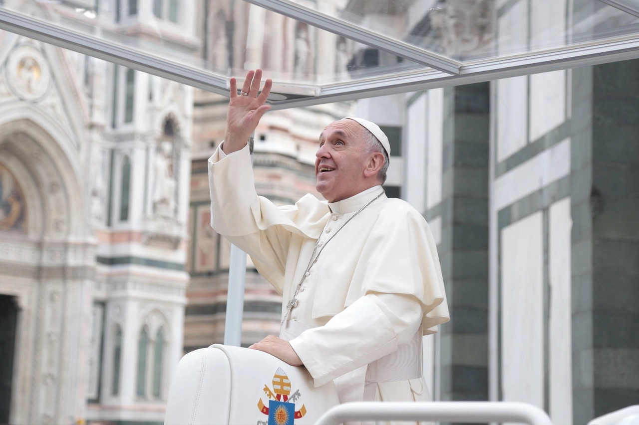 Papa Francesco il 10 novembre 2015 in visita pastolare a Firenze (New Press Photo)