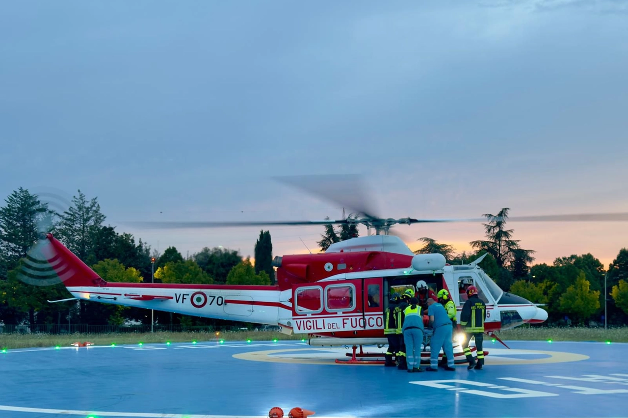 L'elicottero Drago dei vigili del fuoco