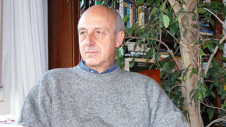 Ammaniti, neuropsichiatra infantile, sabato a Palazzo Pretorio indagherà "i paradossi" di un’età che inizia troppo presto e finisce troppo tardi. Il ruolo della famiglia. "I conflitti aiutano a crescere" .