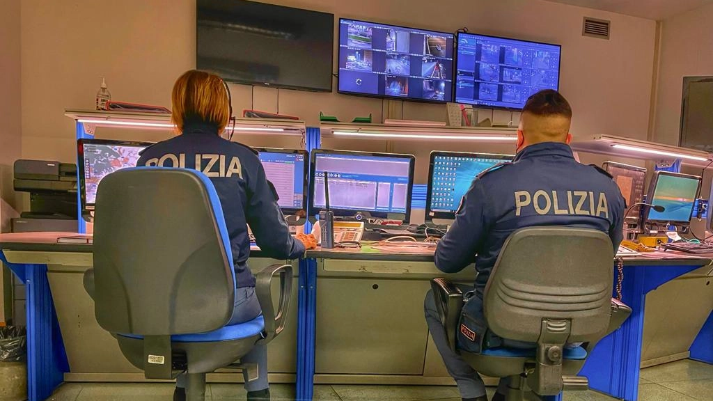 PERUGIA - In pochi giorni gli uomini in divisa hanno dimostrato che oltre ai gradi sul petto c’è anche un... PERUGIA - In pochi giorni gli uomini in divisa hanno dimostrato che oltre ai gradi sul petto c’è anche un...